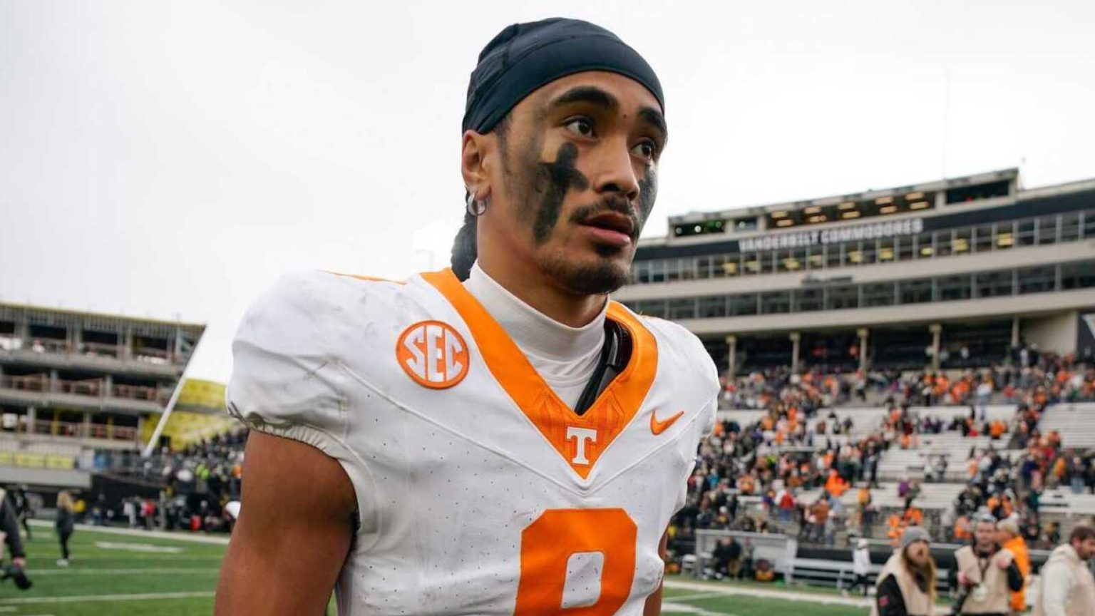 Tennessee transferring on from beginning QB
