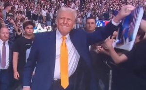 AMAZING! Trump Enters UFC 314 with Grandkids, Elon Musk, Dana White, Byron Donalds – Greets Dave Portnoy, Joe Rogan, Shaq, Tulsi, Marco Rubio, Bobby Kennedy Jr… However NOT His Spouse! (VIDEO) | The Gateway Pundit