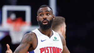 Watch: Brutal no-call dooms Pistons as Knicks take 3-1 collection lead