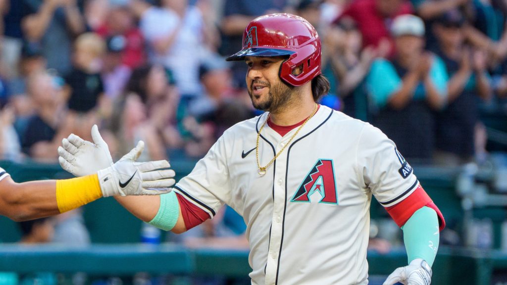 Watch: Diamondbacks’ Eugenio Suarez makes historical past vs. Braves