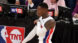 Watch: Pistons’ Schroder hits go-ahead three towards Knicks