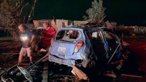 Extreme storms kill a minimum of 21 in Kentucky and Missouri