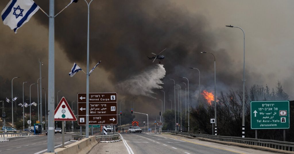 Wildfires in Israel Power Cities Close to Jerusalem to Evacuate Wildfires in Israel Power Cities Close to Jerusalem to Evacuate