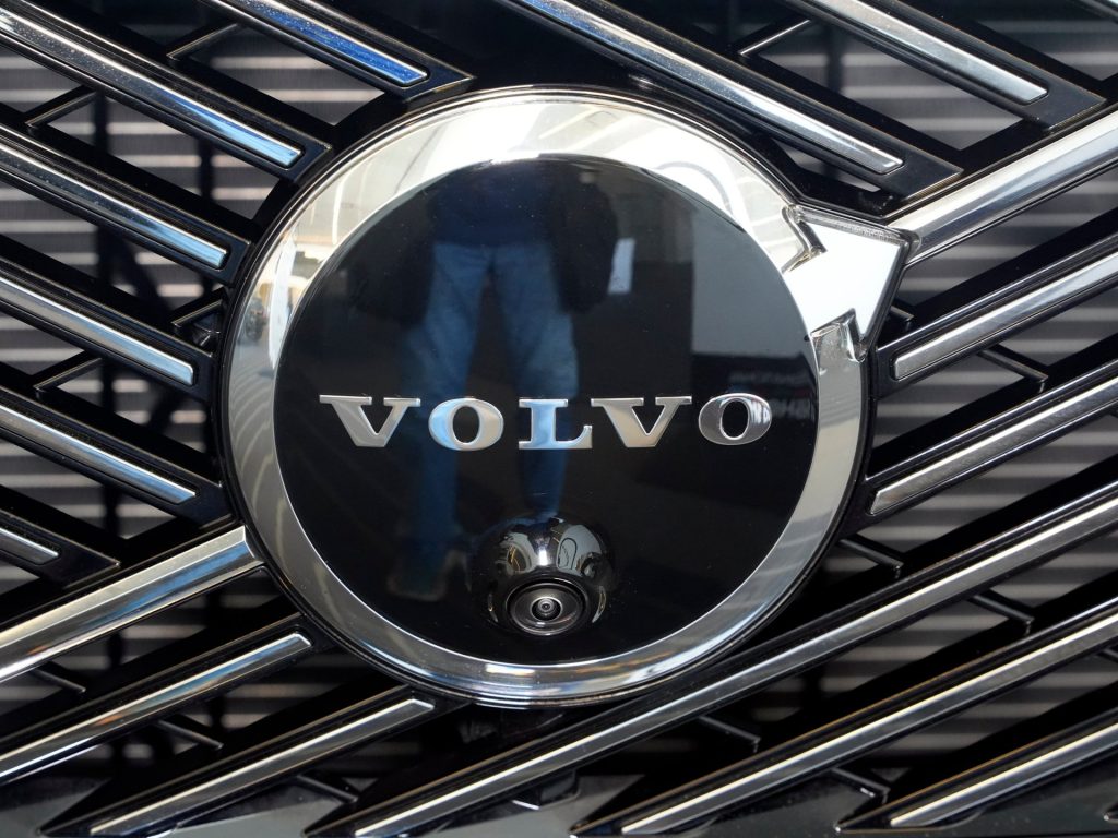 Volvo to chop 3,000 jobs amid commerce uncertainty | Enterprise and Financial system