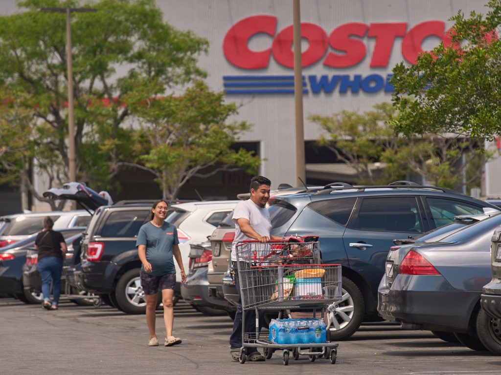 How a lot will Donald Trump’s tariffs price US households? | Donald Trump Information How a lot will Donald Trump’s tariffs price US households? | Donald Trump Information