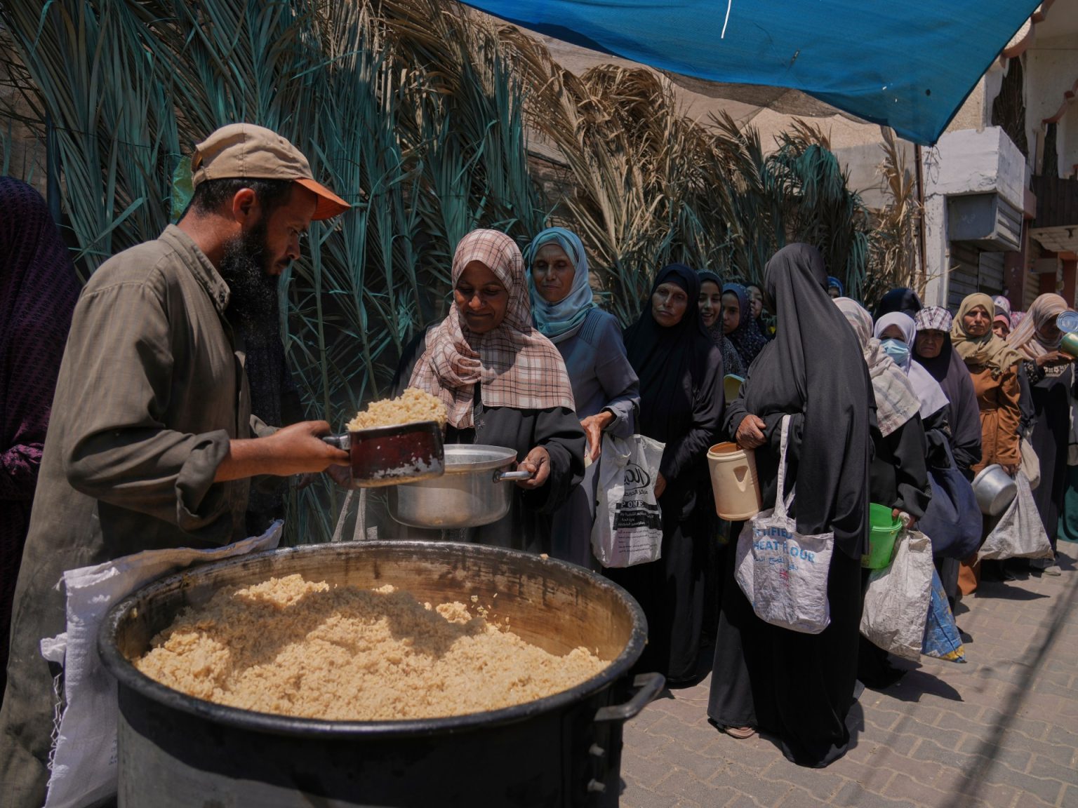 Gaza ‘hungriest place on Earth’, all its folks liable to famine, UN warns | Israel-Palestine battle Information