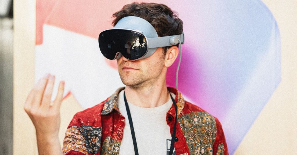 Google’s Android Chief Hopes Its ‘New Period’ Will Get Folks to Ditch Their iPhones Google’s Android Chief Hopes Its ‘New Period’ Will Get Folks to Ditch Their iPhones