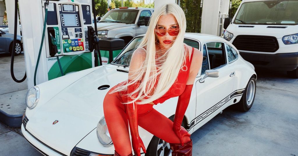 Kesha Needs to ‘Smash’ the Music Business With a New LinkedIn-Type App Kesha Needs to ‘Smash’ the Music Business With a New LinkedIn-Type App