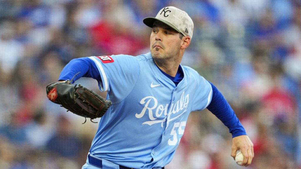 Royals place pair of prime starters on 15-day IL Royals place pair of prime starters on 15-day IL