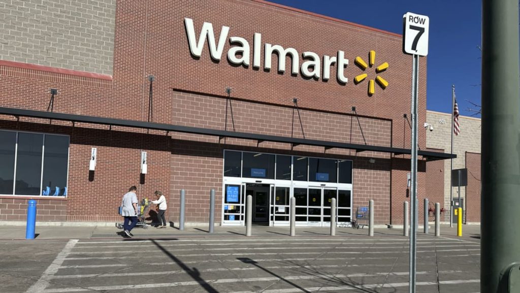 Trump warns world’s largest retailer Walmart: Do not increase costs as a result of tariffs, eat prices