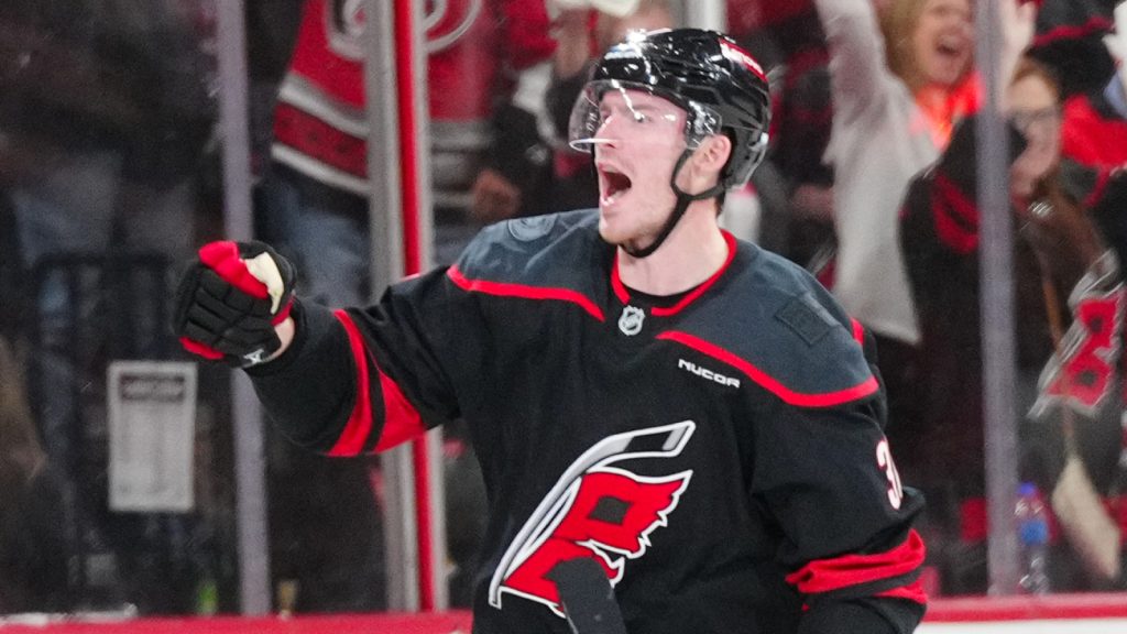 Watch: Andrei Svechnikov aim propels Hurricanes to East Last Watch: Andrei Svechnikov aim propels Hurricanes to East Last