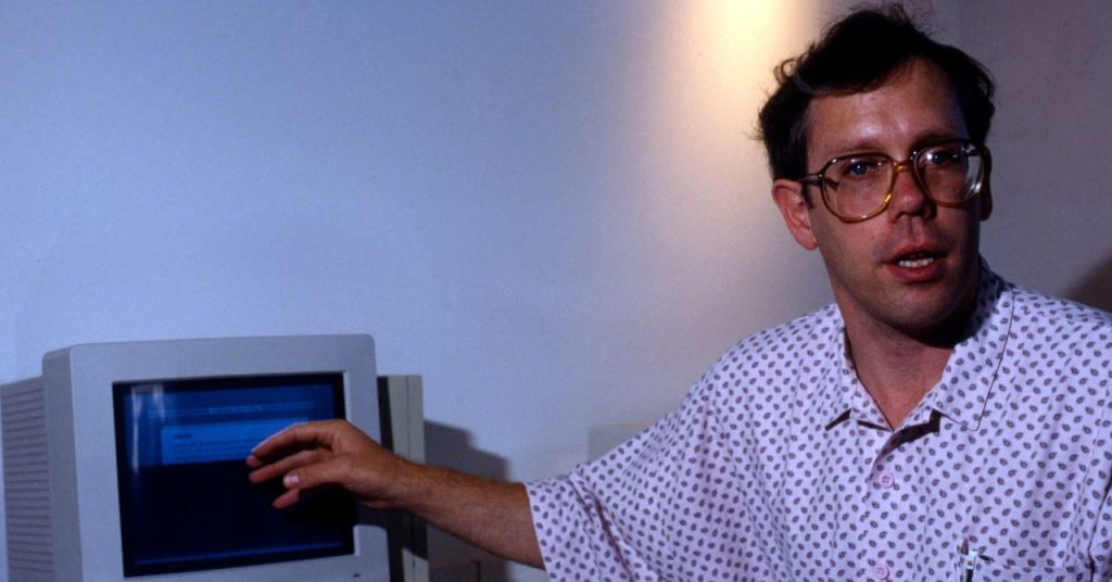 Invoice Atkinson, Macintosh Pioneer and Inventor of Hypercard, Dies at 74