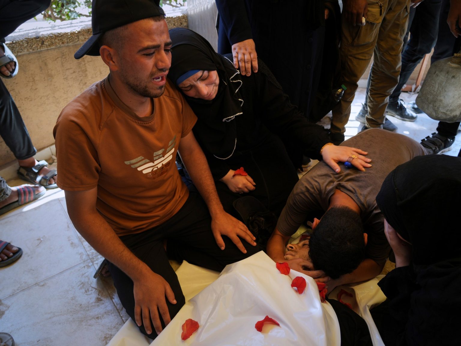 Gaza assist websites branded ‘human slaughterhouses’ underneath lethal Israeli fireplace | Israel-Palestine battle Information Gaza assist websites branded ‘human slaughterhouses’ underneath lethal Israeli fireplace | Israel-Palestine battle Information