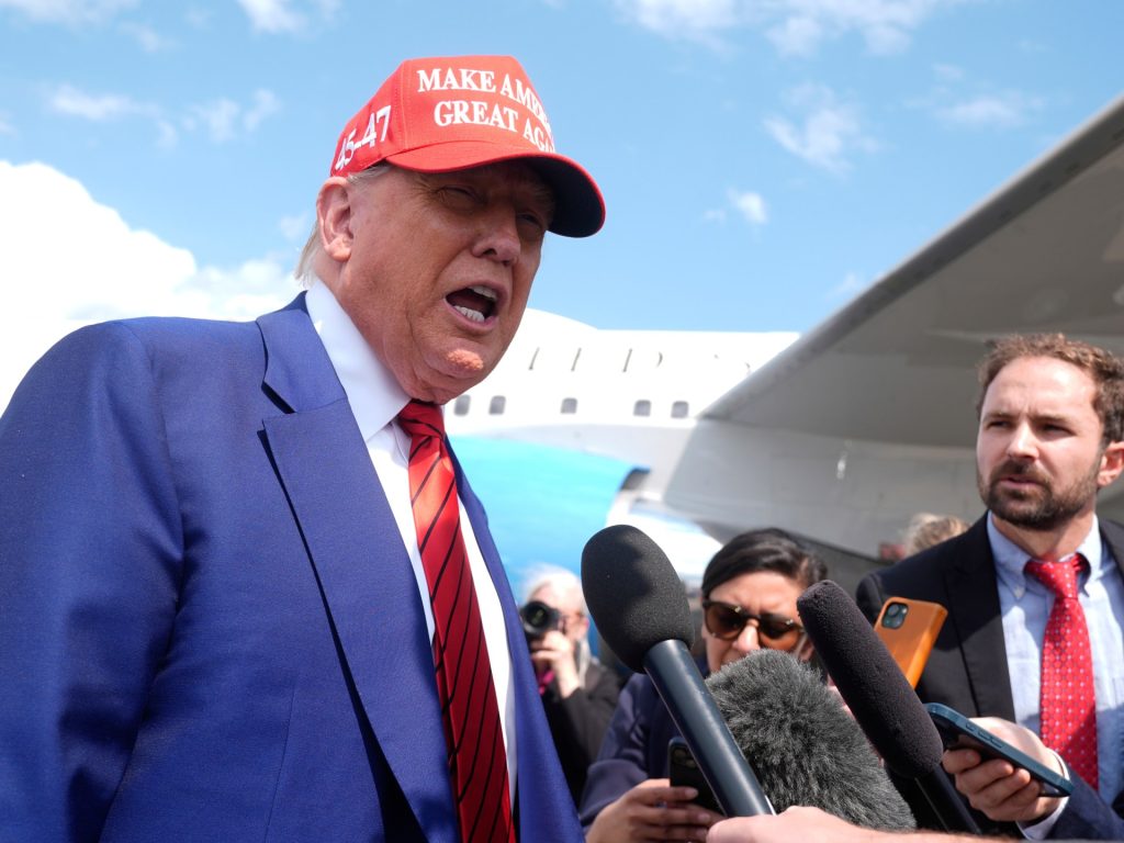 Trump says US intelligence ‘mistaken’ about Iran not constructing nuclear bomb | Israel-Iran battle Information Trump says US intelligence ‘mistaken’ about Iran not constructing nuclear bomb | Israel-Iran battle Information