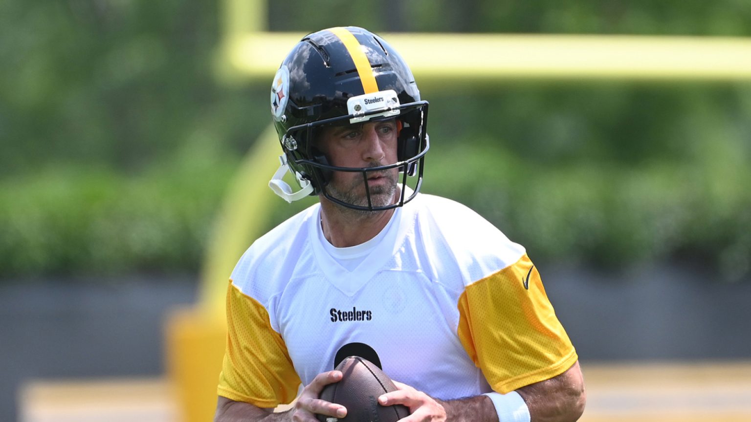 Former NFL GM’s daring Aaron Rodgers prediction ought to fear Steelers Former NFL GM’s daring Aaron Rodgers prediction ought to fear Steelers