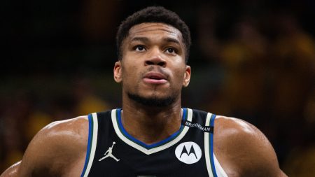 For now, Giannis Antetokounmpo stays loyal to Bucks
