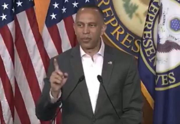 Hakeem Jeffries Says ‘Individuals Will Die’ if the Large Lovely Invoice Passes (VIDEO) | The Gateway Pundit Hakeem Jeffries Says ‘Individuals Will Die’ if the Large Lovely Invoice Passes (VIDEO) | The Gateway Pundit