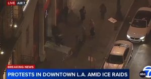 Anti-ICE Rioters Smash Home windows of LAPD Headquarters, Loot Companies, Set Fires (LIVE VIDEO) | The Gateway Pundit