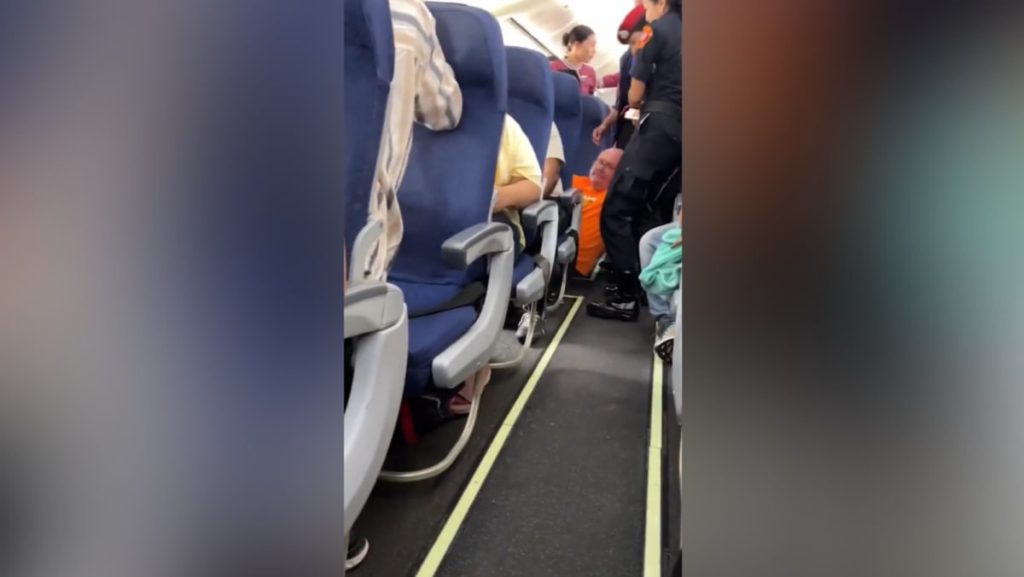 Passenger dragged off Thai Lion Air flight after row over emergency exit seat request