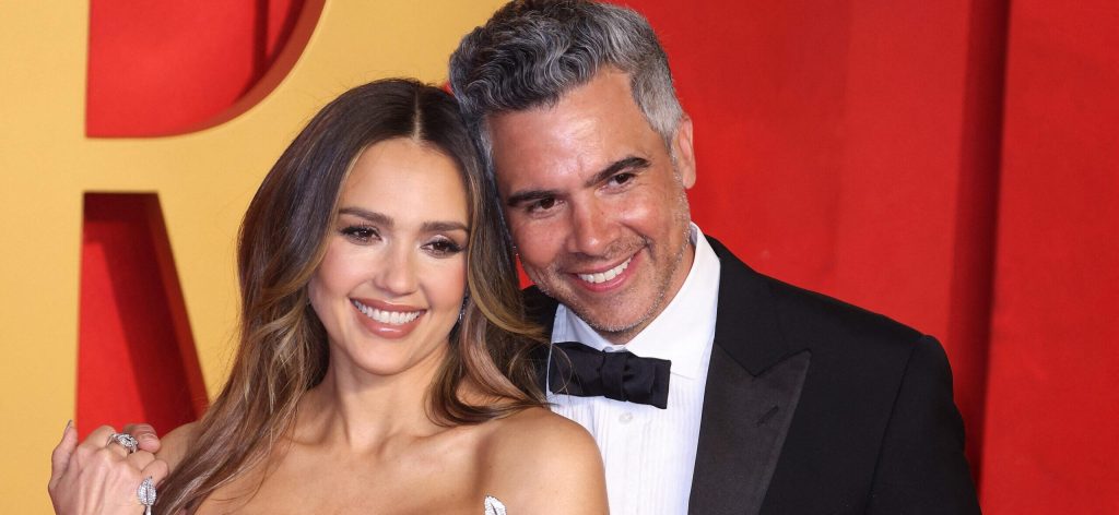 Jessica Alba And Money Warren Reunite At Commencement, And Her Face Says It All