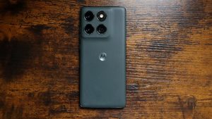 This 0 Motorola proves you need not spend extra on flagship telephones