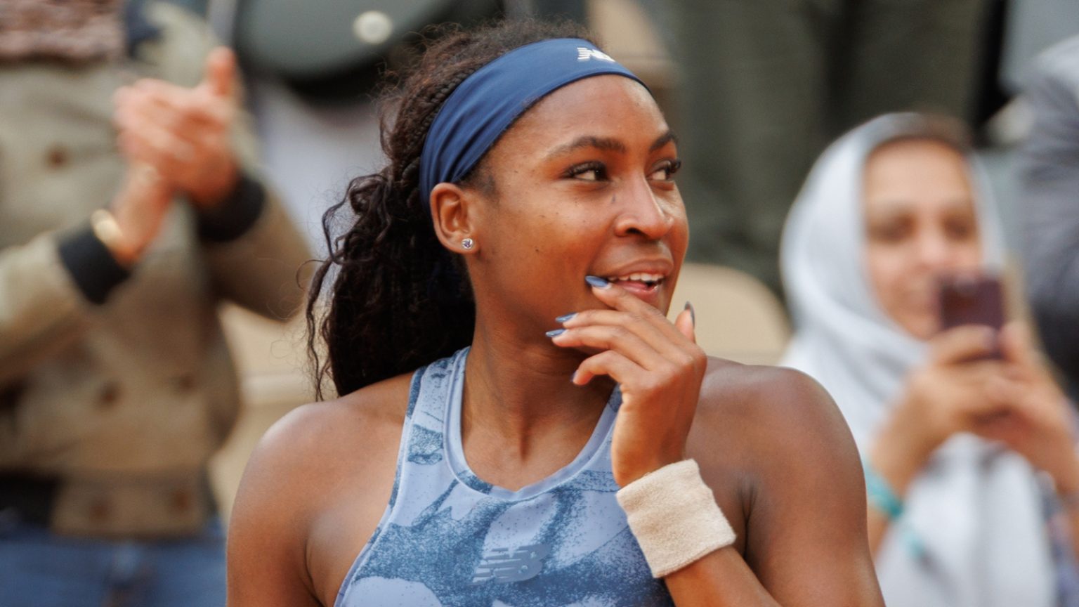 Sabalenka apologizes to Gauff for French Open controversy