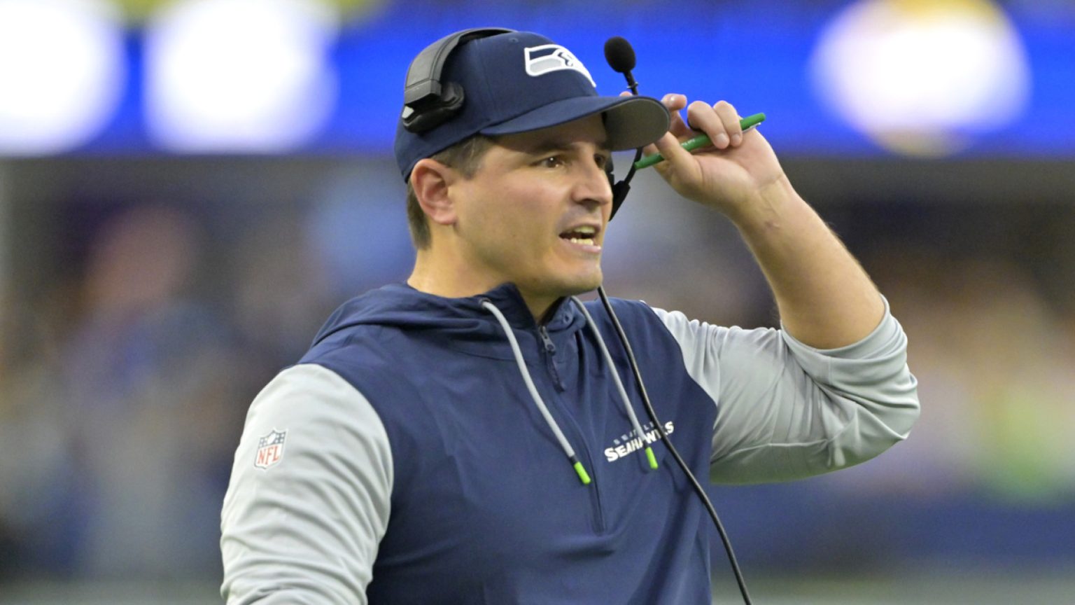 Seahawks’ Mike Macdonald shoots down ‘loopy’ Sam Darnold chatter Seahawks’ Mike Macdonald shoots down ‘loopy’ Sam Darnold chatter