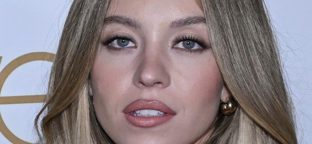 Sydney Sweeney Opens Up About Dwelling In A Lodge Throughout Monetary Struggles