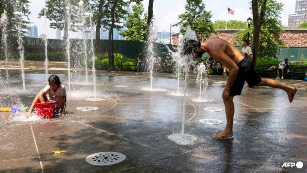 Thousands and thousands in US sweat out first excessive warmth wave of 12 months Thousands and thousands in US sweat out first excessive warmth wave of 12 months