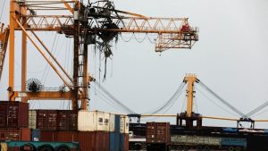 Gunmen on skiffs assault ship in Purple Sea off Yemen: displays