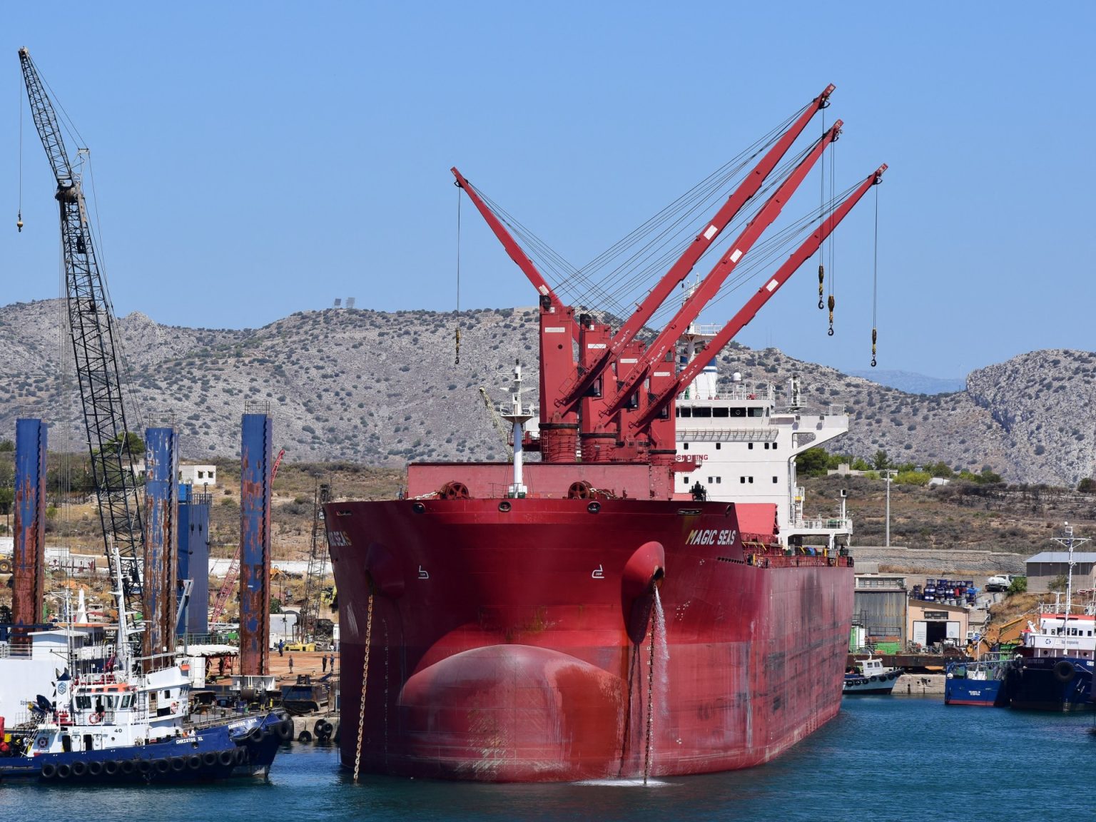 Three killed in suspected assault by Yemen’s Houthis on Crimson Sea vessel | Houthis Information