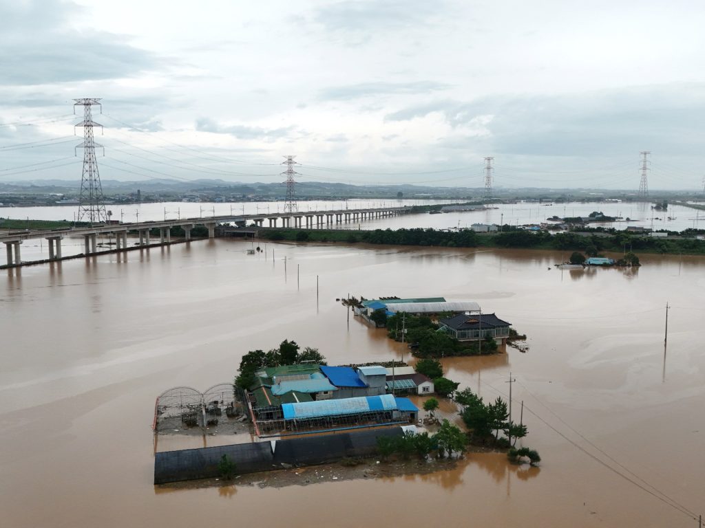 4 useless as South Korea lashed by torrential rain, displacing hundreds | Climate Information