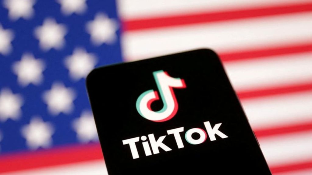 TikTok will go darkish in US with out Chinese language approval of sale deal, US commerce secretary says TikTok will go darkish in US with out Chinese language approval of sale deal, US commerce secretary says