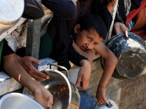 Israeli assaults, pressured hunger kill greater than 70 Palestinians in Gaza | Israel-Palestine battle Information