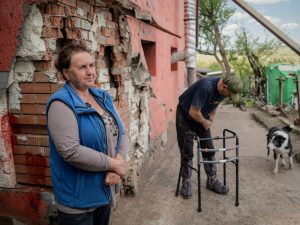 Ukrainian farmers threat lives to clear mines with rakes and tractors | Russia-Ukraine battle Information