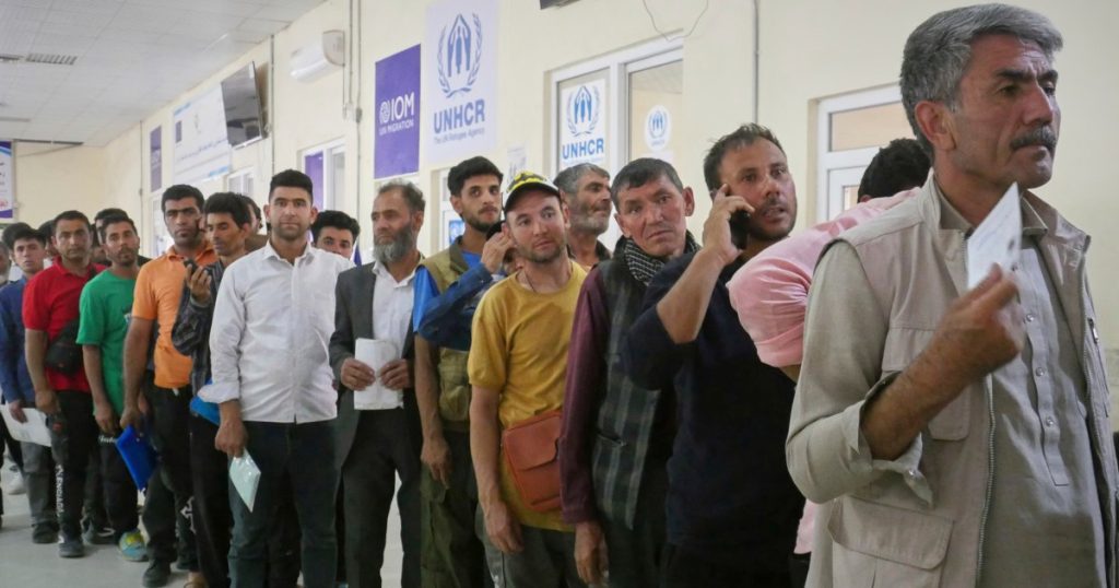 US court docket briefly pauses Trump’s transfer to finish protecting standing for Afghans | Donald Trump Information US court docket briefly pauses Trump’s transfer to finish protecting standing for Afghans | Donald Trump Information