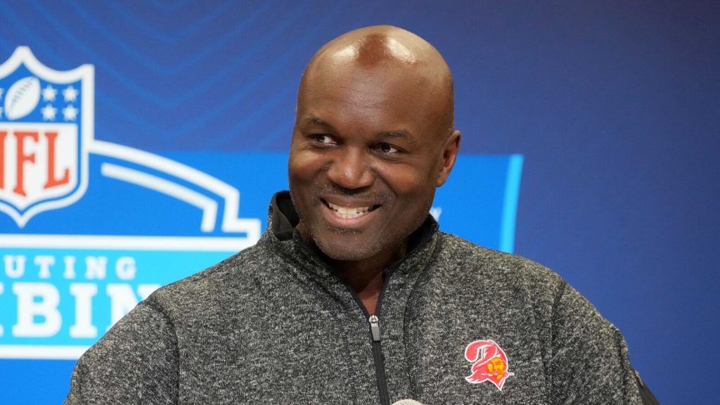 Bowles discusses receiving vote of confidence from Bucs possession Bowles discusses receiving vote of confidence from Bucs possession