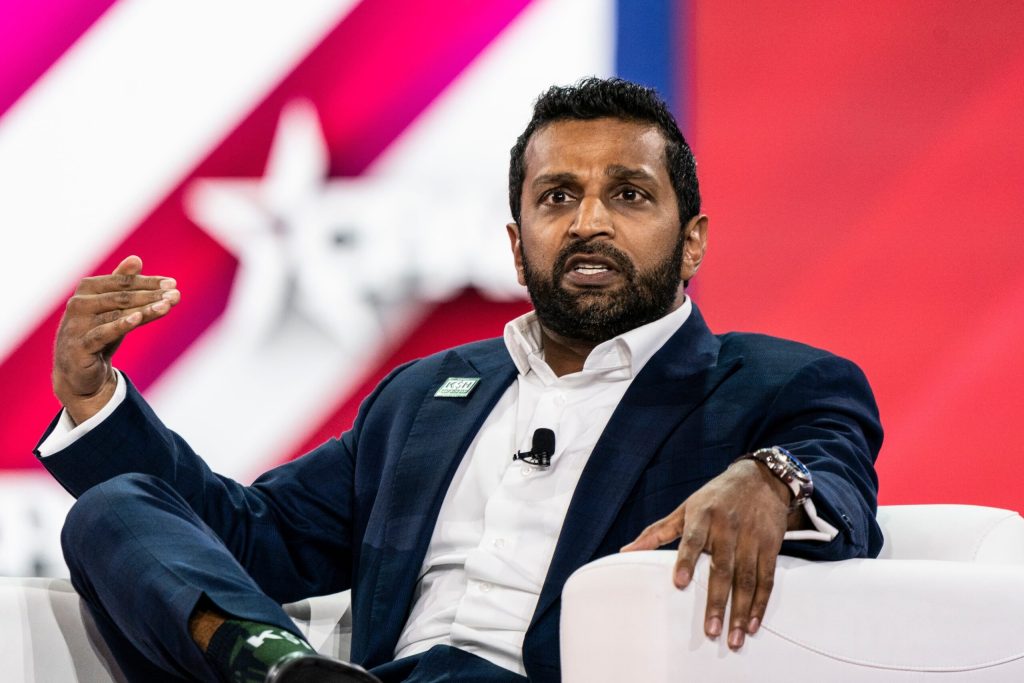 Epstein Died of Suicide, FBI Chiefs Say Epstein Died of Suicide, FBI Chiefs Say