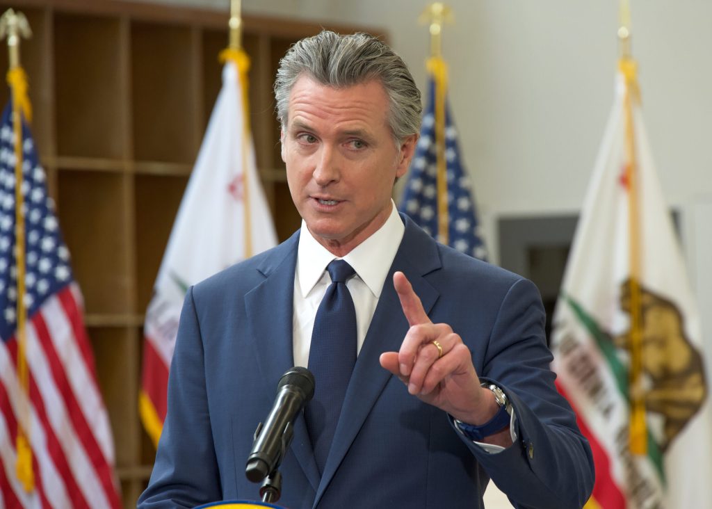 Newsom Talks Weapons, Occasion Future, and Criticizes Biden Border Insurance policies in 4-Hour Podcast Look