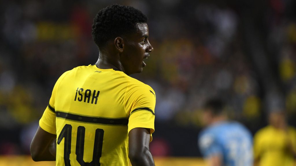 Deadline looms as Liverpool put together record-breaking transfer for Isak Deadline looms as Liverpool put together record-breaking transfer for Isak