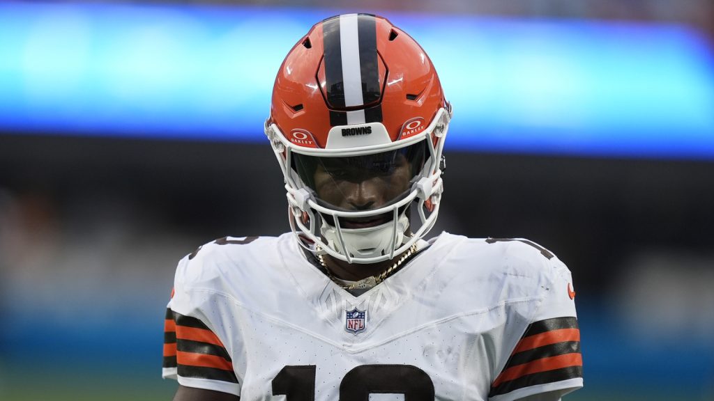 Eagles’ Hurts shares recommendation for Browns’ Sanders after setback