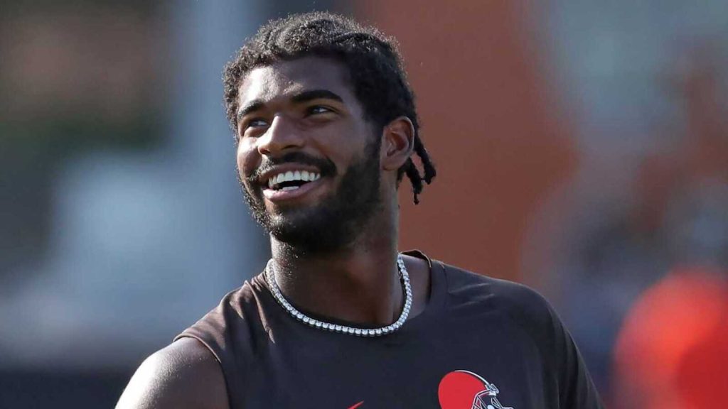 Former NFL exec provides Sanders recommendation forward of first professional begin