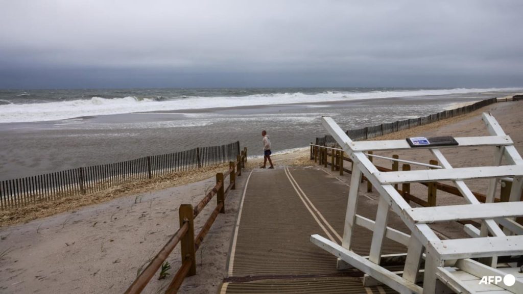 Hurricane Erin brings coastal flooding to North Carolina, Virginia