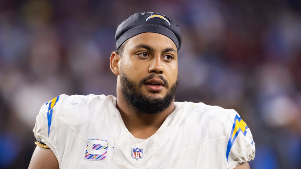 Chargers star’s damage reveals why gamers ought to maintain out Chargers star’s damage reveals why gamers ought to maintain out