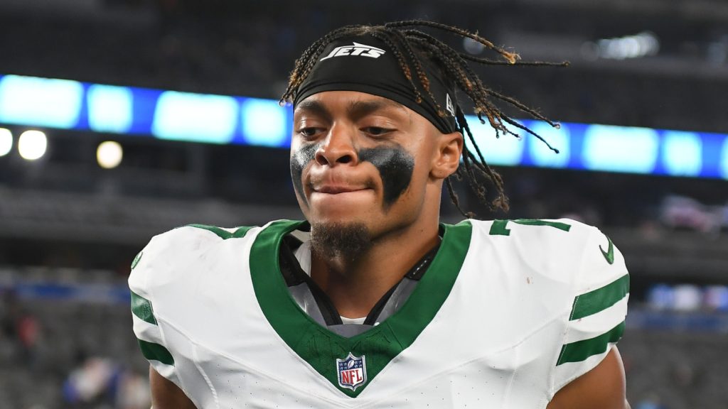 Why Jets GM nonetheless believes QB Justin Fields can revive profession Why Jets GM nonetheless believes QB Justin Fields can revive profession