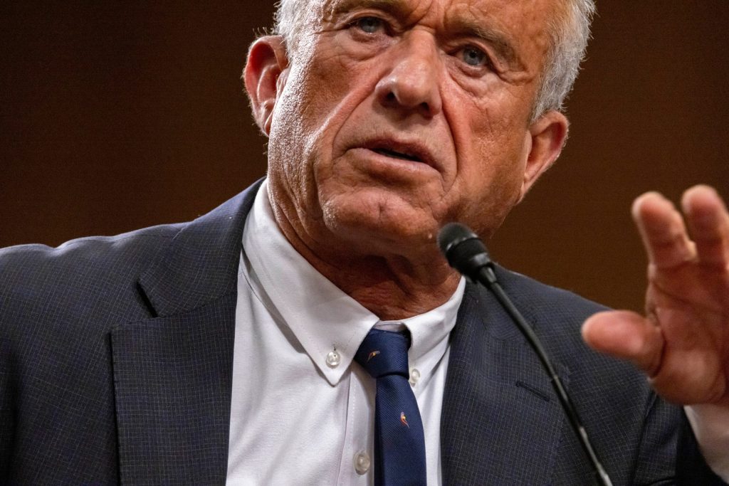 RFK Jr. Bans Unlawful Immigrants From Authorities-Funded Packages RFK Jr. Bans Unlawful Immigrants From Authorities-Funded Packages