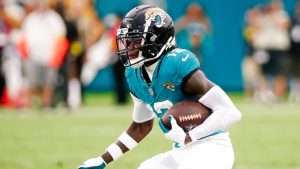 Travis Hunter performs either side of ball in preseason debut 