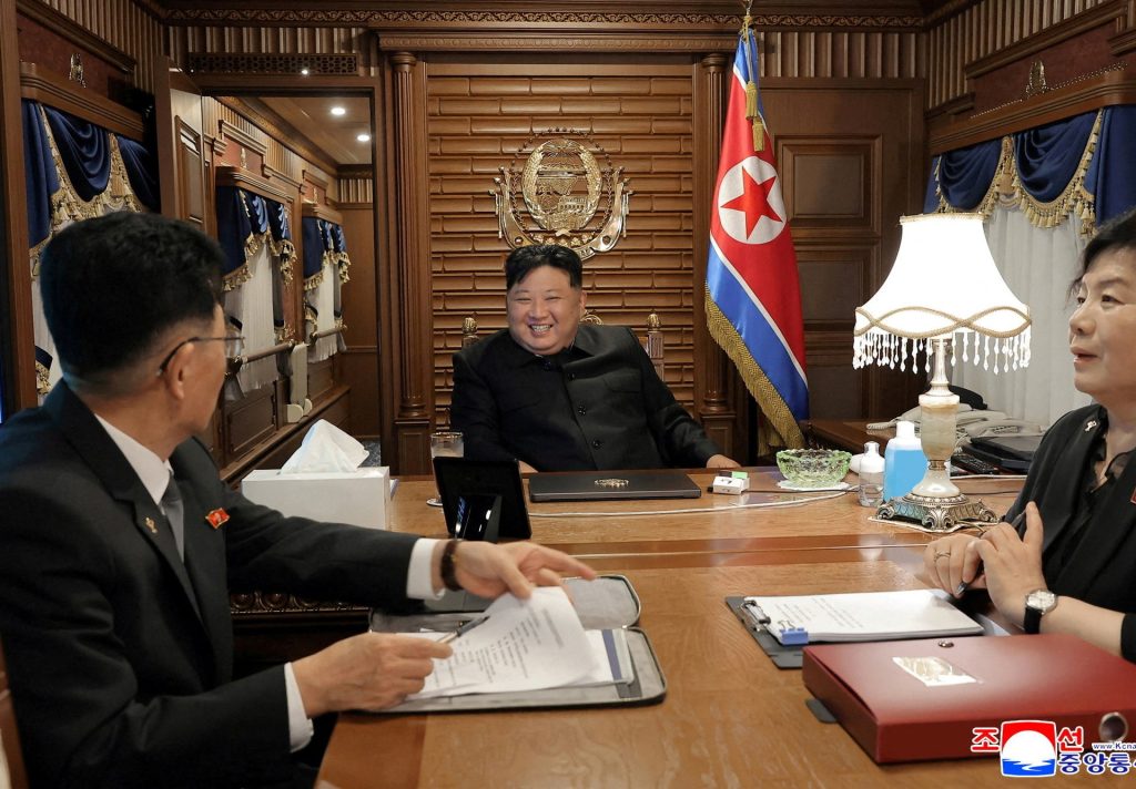 North Korea’s Kim Jong Un crossed into China by way of practice, state media say | Navy Information North Korea’s Kim Jong Un crossed into China by way of practice, state media say | Navy Information